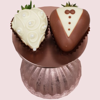 Bride & Groom Luxury Chocolate Strawberries 