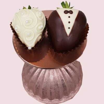Bride & Groom - Chocolate Strawberries 